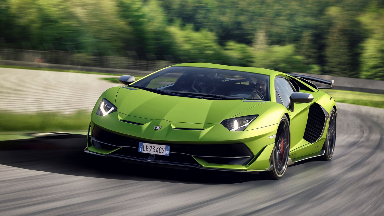 Lamborghini Aventador SVJ: Dynamic Launch in Portugal 